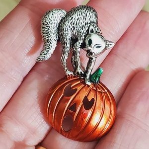 Halloween cat pumpkin brooch hand painted silver jack o lantern